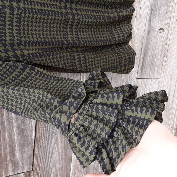 Alfani green and black patterned blouse size large - Picture 4 of 8